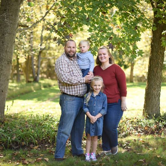 Meet your Posher, Nicole - Picture 1 of 1